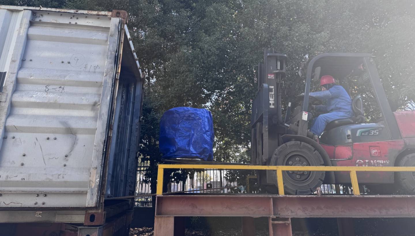 100 MTJ650B τροχοί που αποστέλλονται στη Δανία
