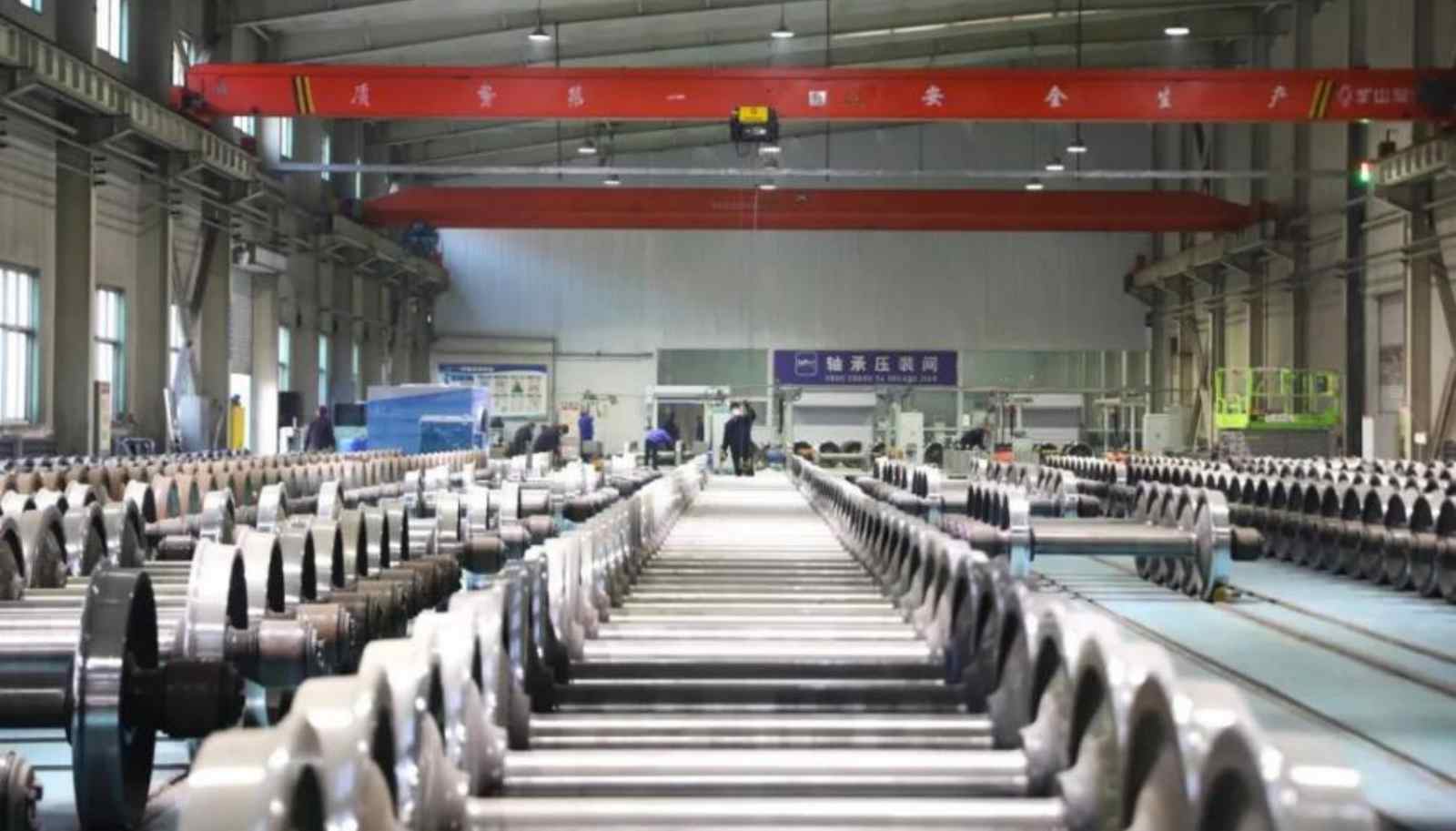 Γιατί τα τρένα χρησιμοποιούν χαλύβδινους τροχούς ενώ τα αυτοκίνητα χρησιμοποιούν ελαστικά από καουτσούκ;